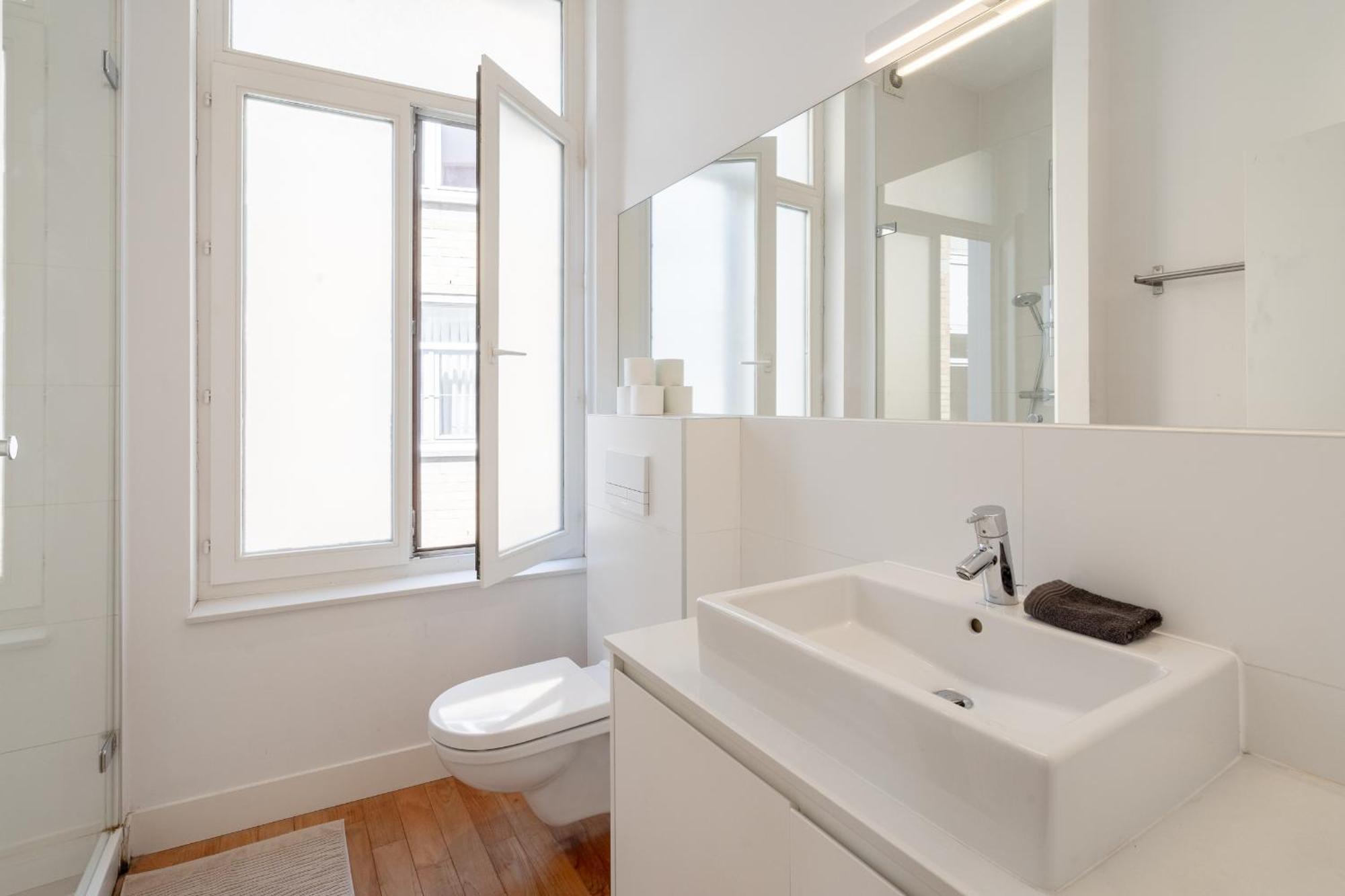 Beautiful Modern Apartment In The Heart Of אנטוורפן מראה חיצוני תמונה